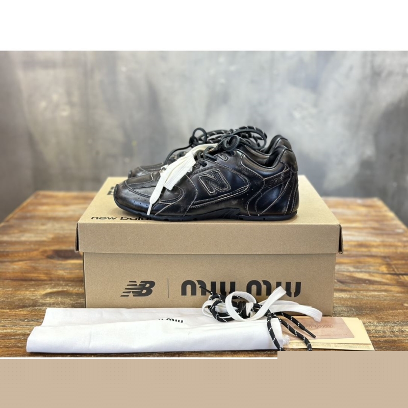 Miu Miu Casual Shoes